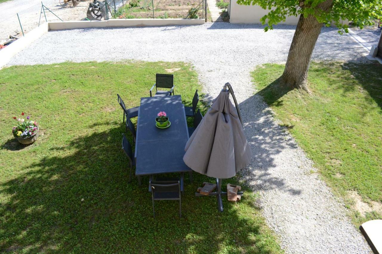 Gite Les Pins Montchenu Kültér fotó